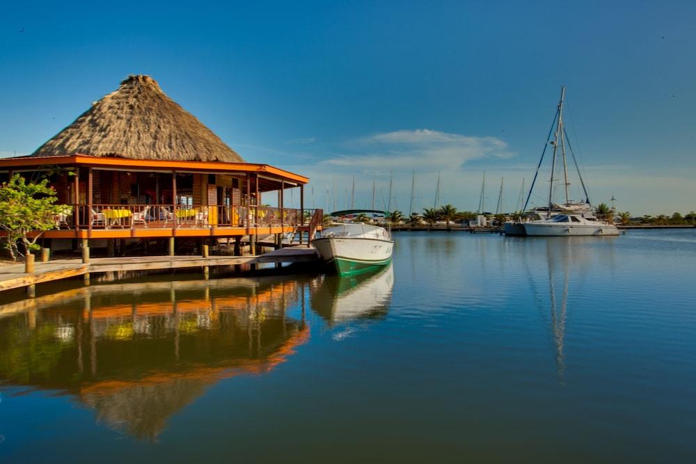 Robert'S Grove Beach Resort Placencia Exterior photo