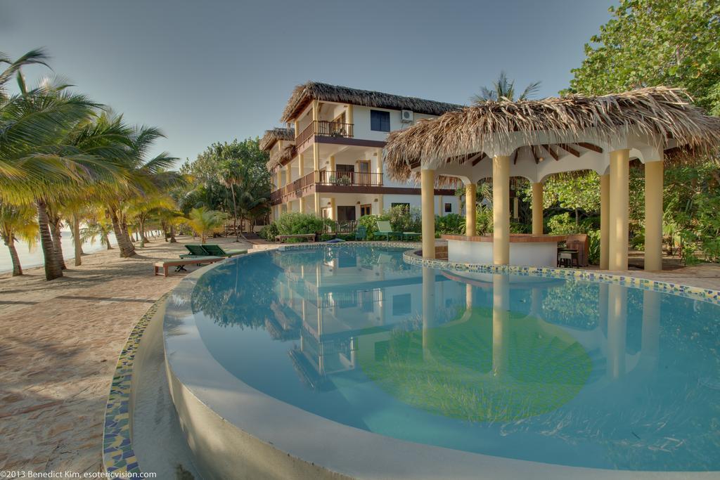 Robert'S Grove Beach Resort Placencia Exterior photo